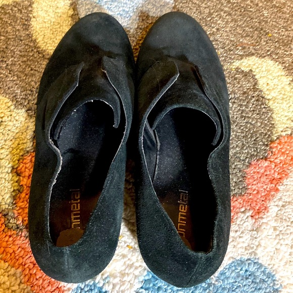 WOMEN’S BLACK SUEDE LOAFERS FLATS SLIP ONS - GUNMETAL BRAND  7 1/2 GUC - Picture 5 of 9